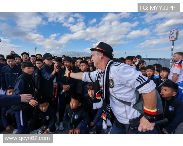 歌颂绿茵场上的传奇人物足球明星们的旋律与梦想之歌 歌颂绿茵场上的传奇人物足球明星们的旋律与梦想之歌